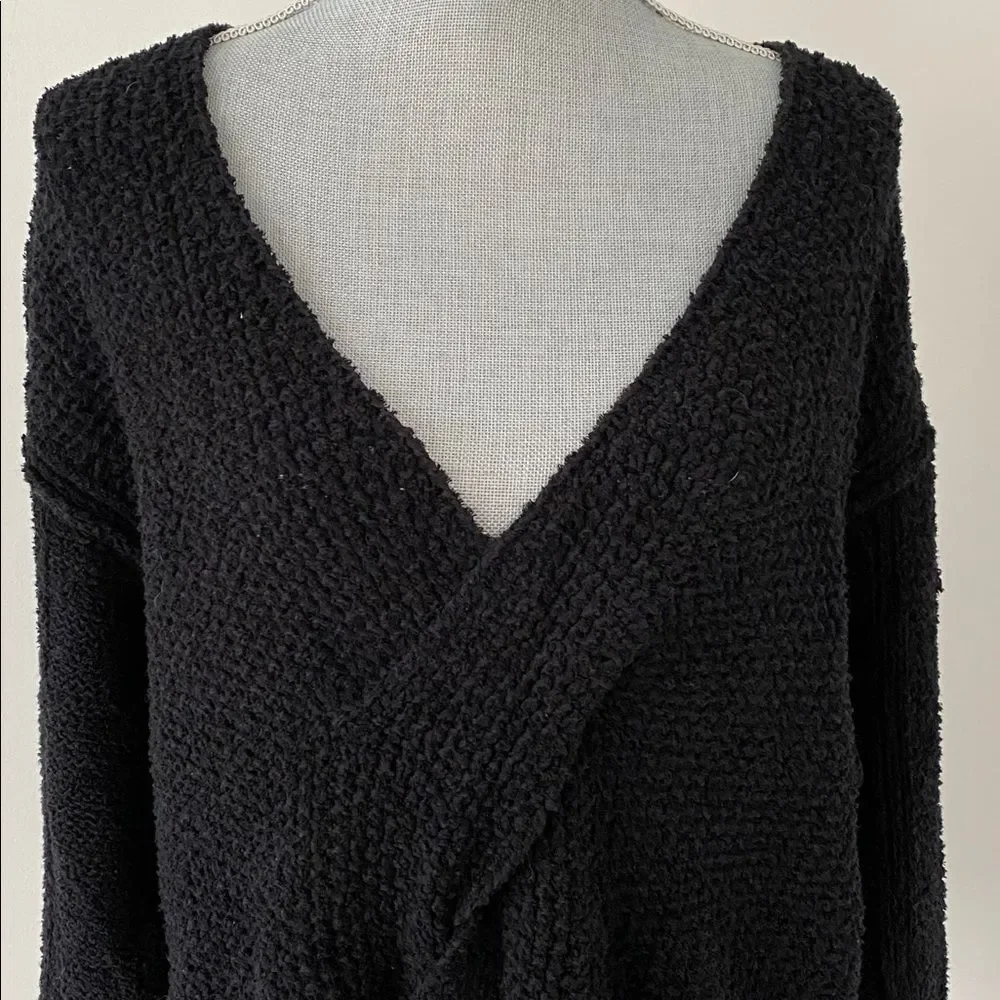 Free People Coco V-Neck Twist Detail Knit Sweater Black Sz M Cozy Urban Chic
